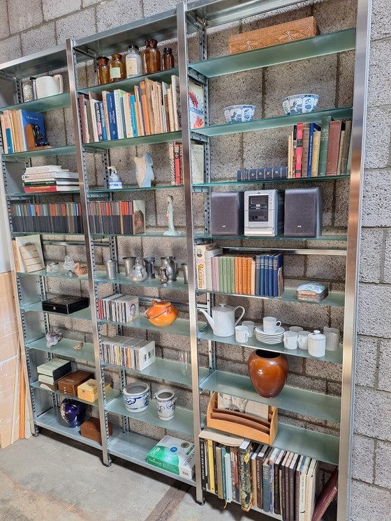 Image 1 of Armoire murale en métal - Bibliothèque avec étagères en verre