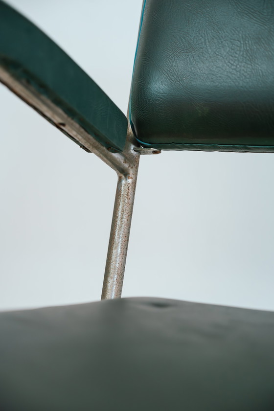 Image 1 of Bauhaus-cantileverbank uit de jaren 30 in buisvormig staal, modern design.