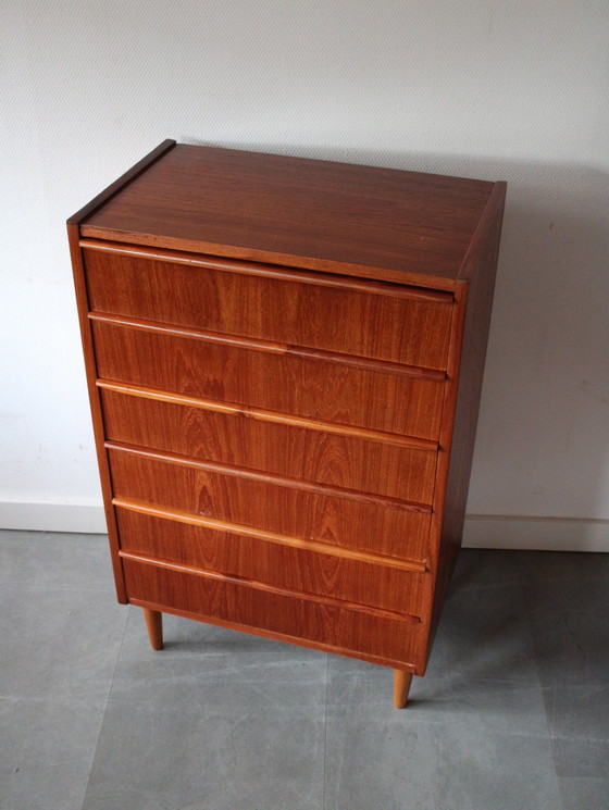 Image 1 of Commode vintage danoise en teck, étroite !