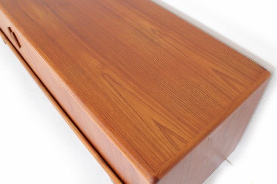 Image 1 of as new, Dyrlund Danish Mid Century Teak Sideboard / Vintage Credenza avec portes tambour, entièrement restauré