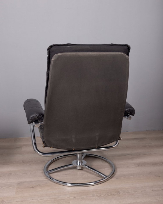 Image 1 of VINTAGE 1970S ARMCHAIR WITH FOOTREST IN METAL AND LEATHER, ITALIAN DESIGN