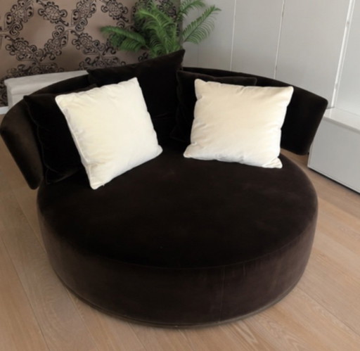 Maxalto 'Amoenus' ronde bank (np. €10.500)