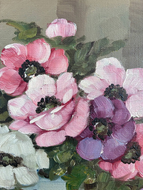 Image 1 of Vintage original flower oil painting, signed floral still life