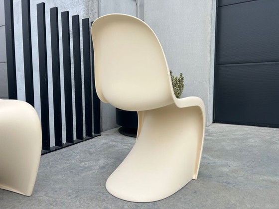 Image 1 of 4 sedie Vitra Panton, colore avorio