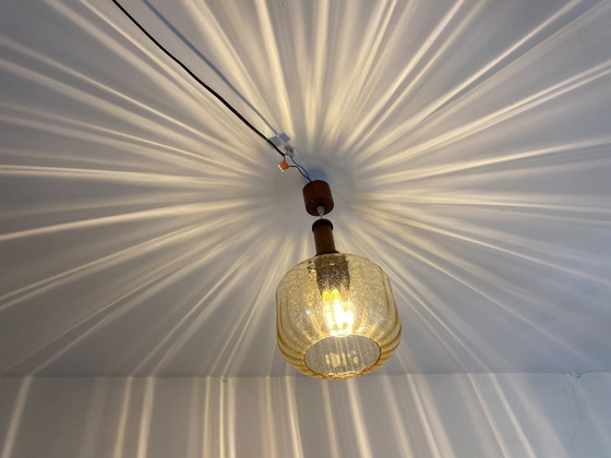 Vintage Joegoslavische hanglamp van amberkleurig glas, jaren 70. – Hanglampen (photo 8 of 11)