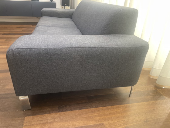 Image 1 of Canapé trois places moderne bas couleur anthracite