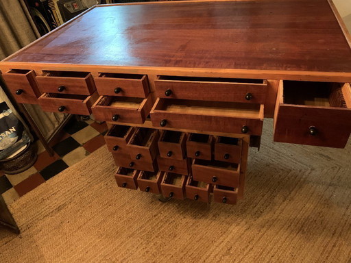 Unieke kast / tafel met vele laatjes