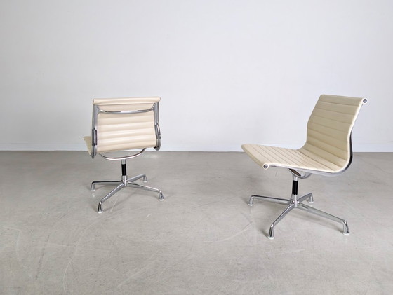 Image 1 of Ensemble de 2 chaises Herman Miller EA 106 originales, chaise Charles Ray Eames