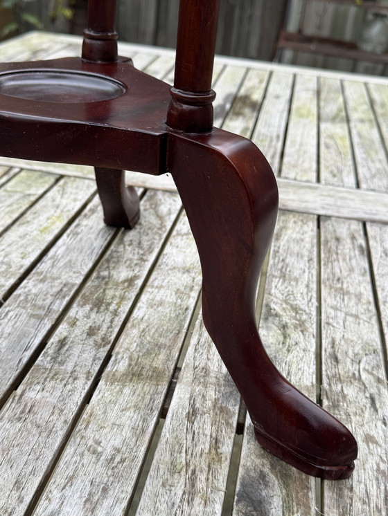 Image 1 of Table d'appoint en teck fin – une sculpture fonctionnelle