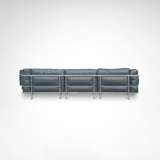 LC3 Donskussens Y Extra Lederen 3-zitsbank van Le Corbusier et al. voor Cassina, jaren 1990 – 3-5 zitsbanken (photo 6 of 11)