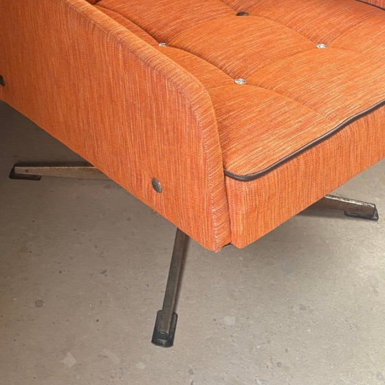 Image 1 of Oranger Stoff-Schalenstuhl im Mid-Century-Modern-Stil