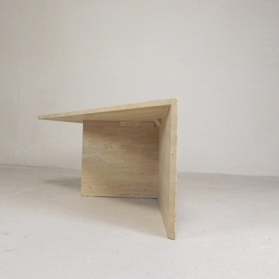 Image 1 of Mid Century travertin salontafel met driehoekig blad, jaren 70