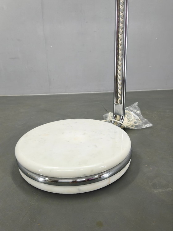 Image 1 of Lampadaire italien chromé à globe en verre, style Lenci, années 1970