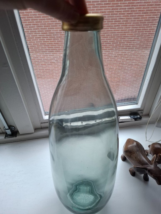 2 jarrones con borde dorado