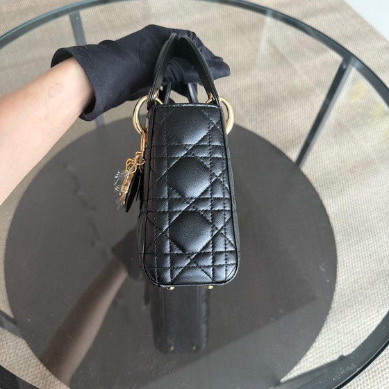 Image 1 of DIOR LADY MINI - PELLE DI AGNELLO CANNAGE, DETTAGLI IN ORO NERO, CINTURINO REGOLABILE