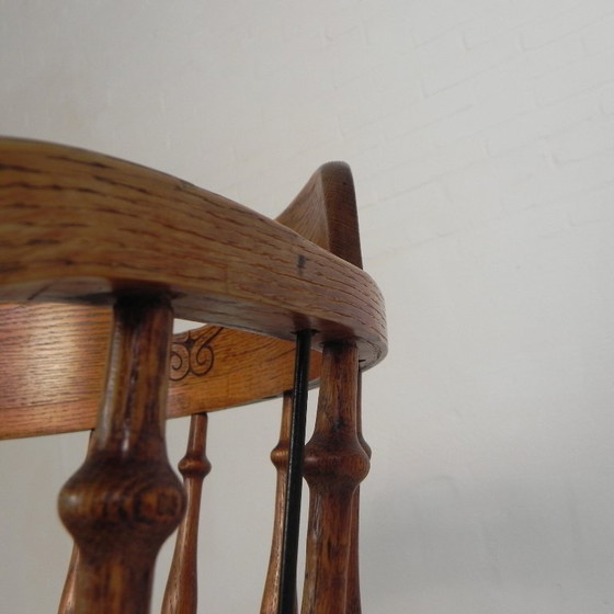 Image 1 of Silla de oficina de roble con sistema de muelles y altura regulable, década de 1930.