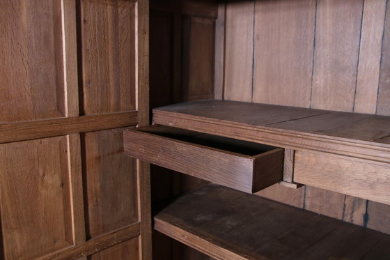 Image 1 of Armoire à panneaux en chêne antique du XIXe siècle