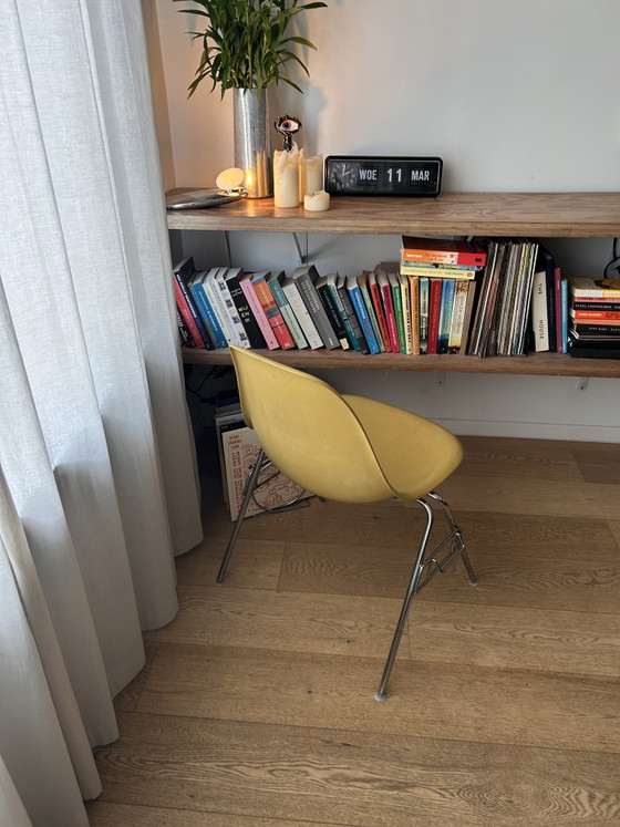 Image 1 of Set van 3 originele jaren 60 Fiberglass DSS Eames chairs