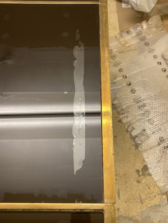 Image 1 of Table de salon en laiton massif et opaline noire. 1970