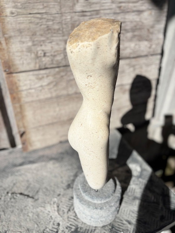 Image 1 of Beautiful marble statue on a pedestal, total height 52 cm