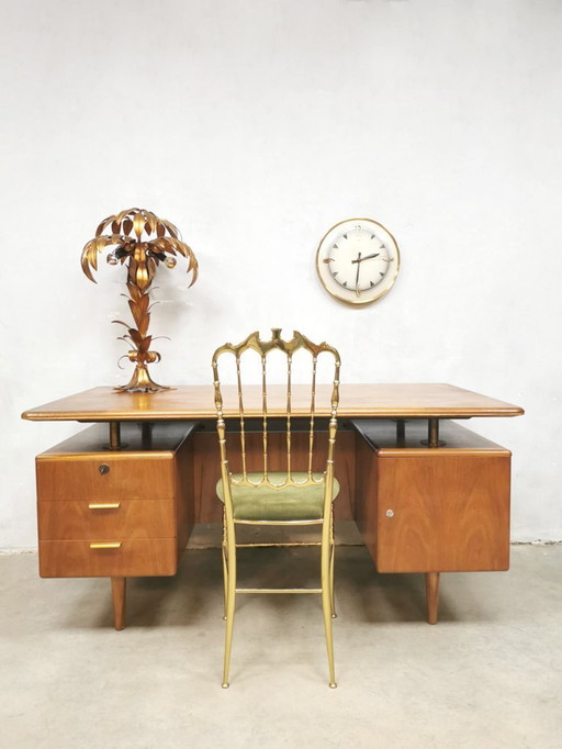 Bureau A.A. Patijn Zijlstra Joure Poly Z series