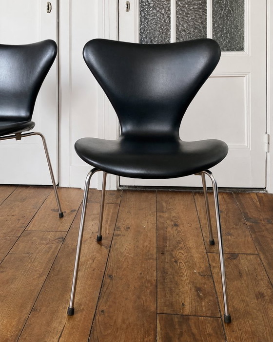 2 sedie Butterfly vintage di Fritz Hansen, design danese del 1966. – Sedie da pranzo, Leather, Iron (photo 4 of 8)