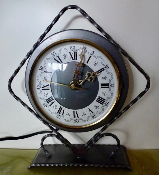 Horloge électrique vintage de la marque NUFA.