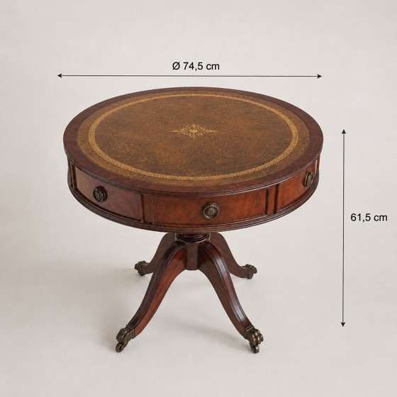 Vintage Engelse trommeltafel in Regency-stijl van mahoniehout en leer. – Bijzettafels, Leather, Brass (photo 3 of 9)