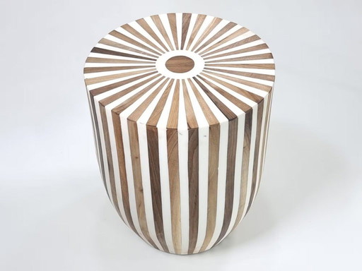 Tavolino in legno e resina fatto a mano – Handgemaakte Hout & Resin Bijzettafel