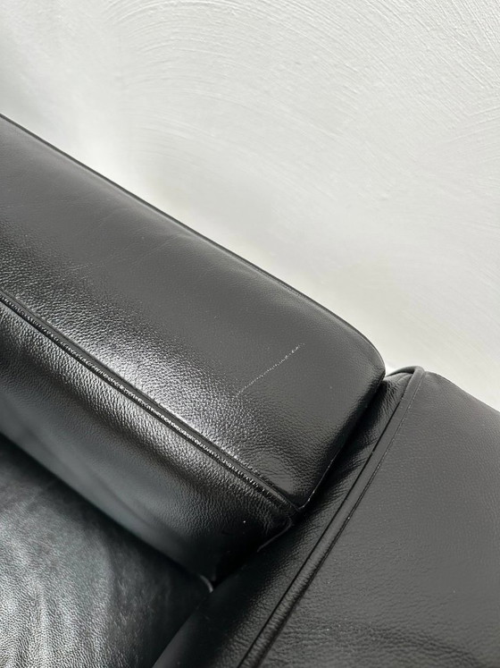 Image 1 of Poltrona LC2 vintage in pelle di Le Corbusier, Pierre Jeanneret e Charlotte Perriand per Cassina, anni '90