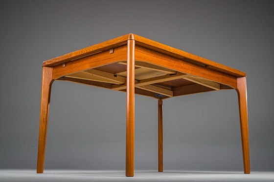 Image 1 of Table de salle à manger extensible en teck par Henning Kjaernulf pour Vejle Stole & Møbelfabrik
