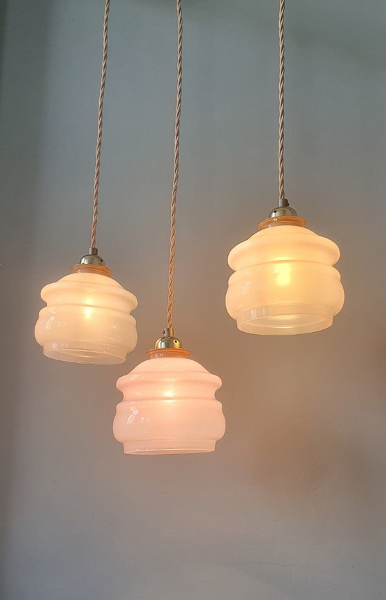 Image 1 of Set van 3 Vintage franse hanglampen - rose pastel opaline glas in Art Deco stijl 