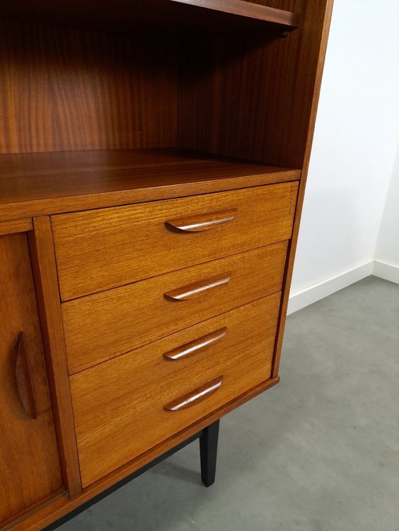 Image 1 of Armario de pared de teca con cajones, barra y patas negras