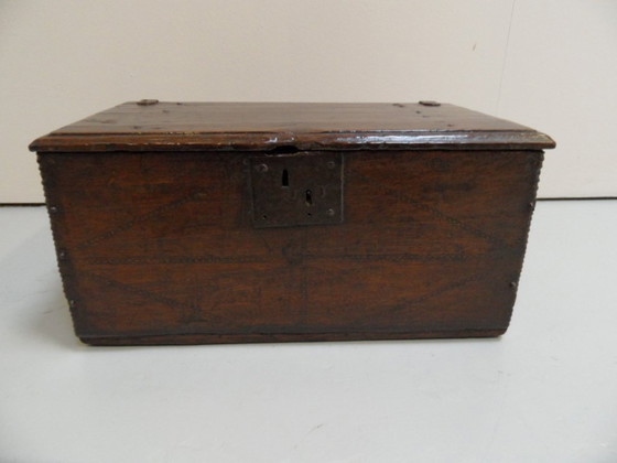 Image 1 of Coffre ancien en chêne