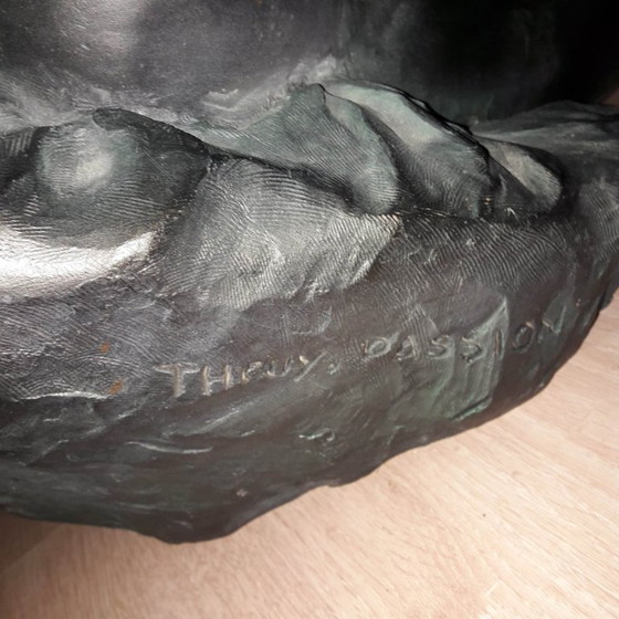 Image 1 of Künstlerischer bronzefarbener (Look-)Tisch