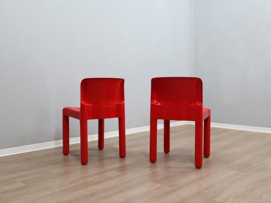 Image 1 of Set van twee Kartell Model 4875 stoelen uit de jaren 70, ontworpen door Carlo Bartoli, in rode kleur.