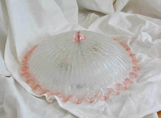 Image 1 of Vintage Murano glazen plafondlamp, roze gegolfde Italiaanse plafondlamp, jaren 1960-1970 Plafonnier