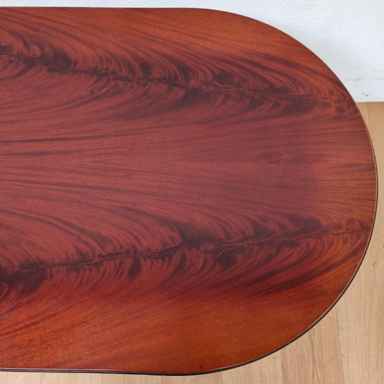 Image 1 of table basse ovale vintage en bois de palissandre