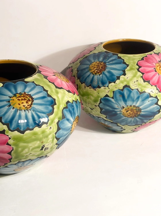 Pair of Hand-Painted Ceramic Vases with 60s Flower Power Floral Motifs (photo 11 of 17)