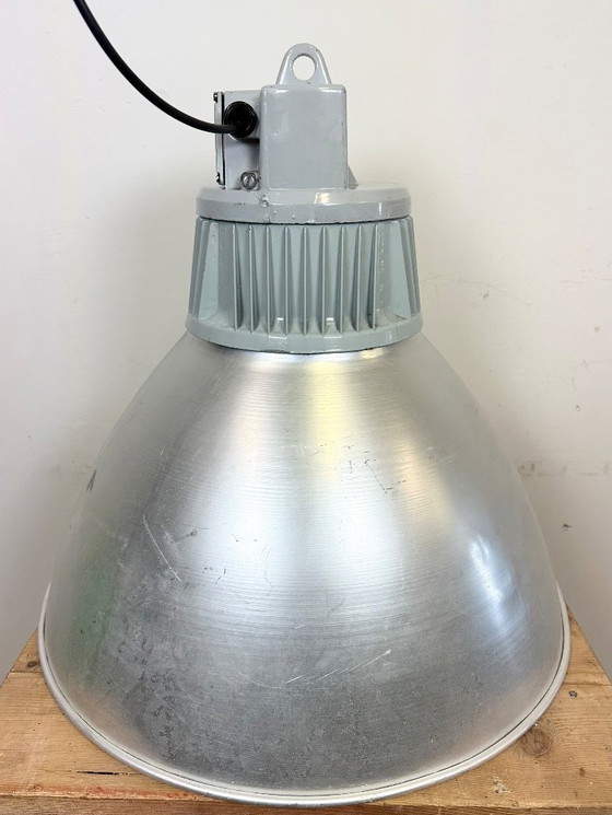 Image 1 of Große industrielle Aluminium-Pendelleuchte von Elektrosvit, 1960er Jahre