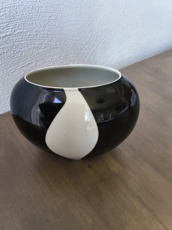 Pequeño jarrón de porcelana – Karl Frans - Jozef, Objetos decorativos, Ceramic (photo 7 of 7)