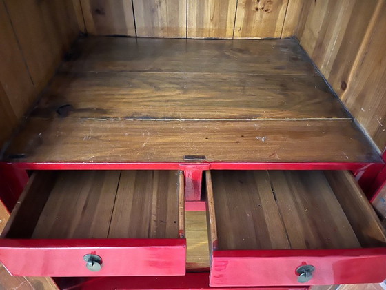 Image 1 of Chinesischer Hochzeitsschrank • Restauriert • Massivholz • Messingbeschläge