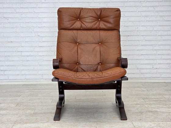 Image 1 of Años 70, diseño noruego de Else & Nordahl Solheim, juego de 2 sillas con reposapiés, modelo "Kengu".