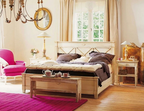 Image 1 of Bett mit 2 Nachttischen ROCHEBOIS