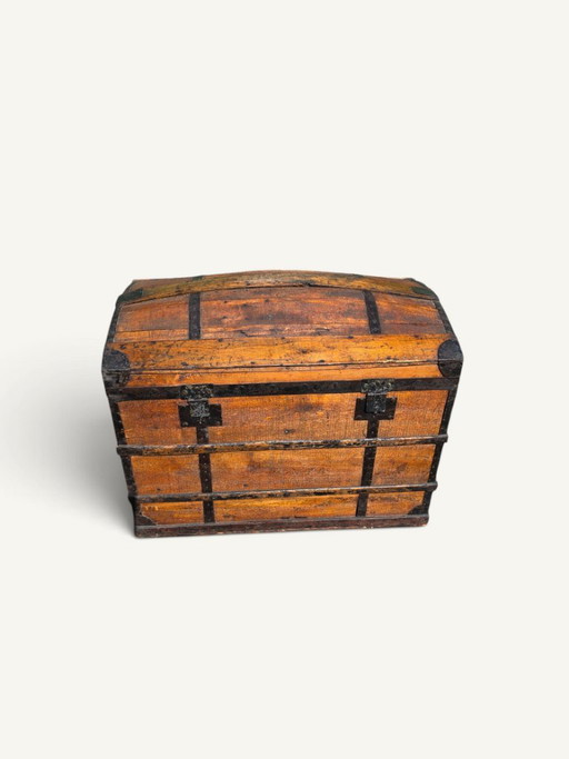 Baule da viaggio antico a cupola in legno e ferro battuto - XIX secolo – kasten, Iron, Wood