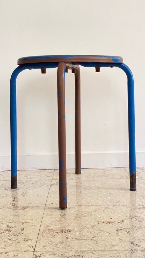 Image 1 of Paar industriële stalen PATINE TABOURETS Blauw & Chocolade VINTAGE