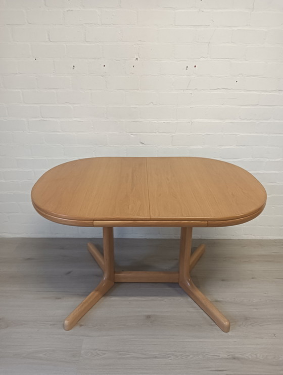 Image 1 of Lübke, extendable oval table
