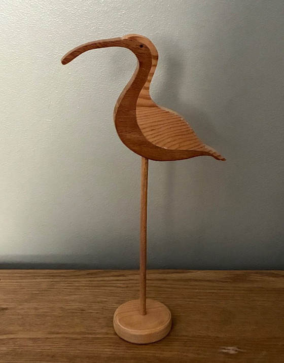 Image 1 of Houten waadvogel op een voetstuk