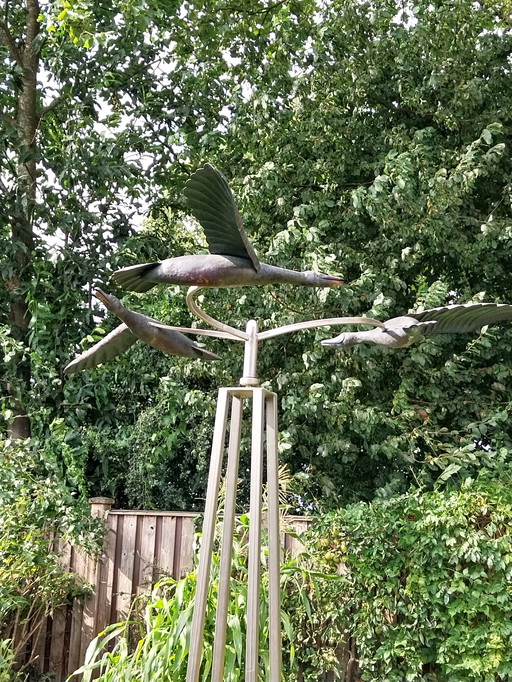 Les oies volantes : des œuvres d'art pour le jardin