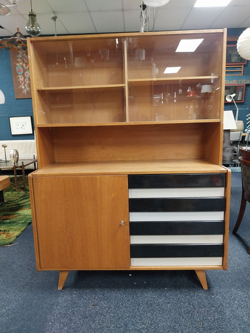 1 x 1967 buffetkast uit voormalig Tsjechoslowakije door Jiri Jiroutek 